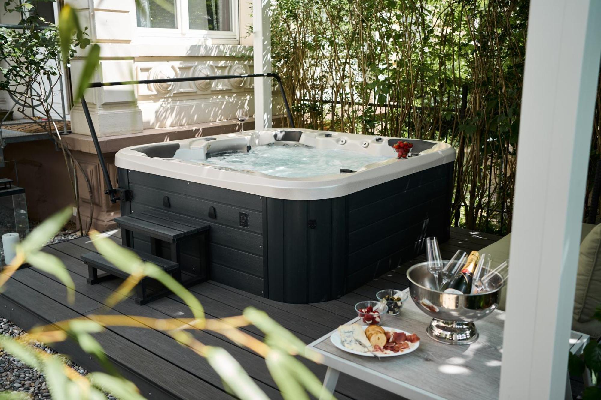 Historical Luxury Homes - Stadtvilla Mit Jacuzzi Und Garten Freiburg im Breisgau Ngoại thất bức ảnh